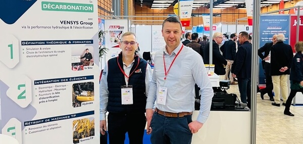 L'équipe sur le stand au congrès DLR